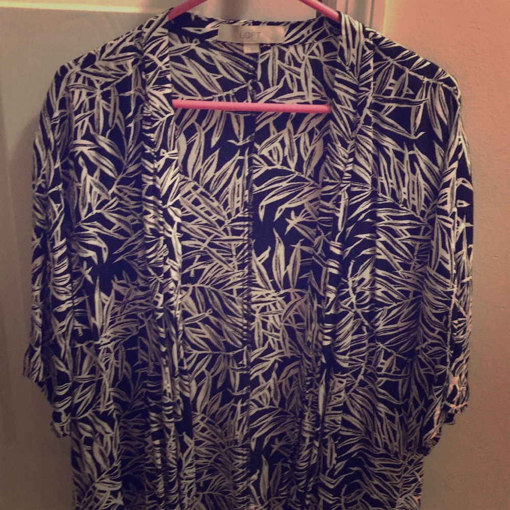 Short sleeve. Loft kimono! Super comfy